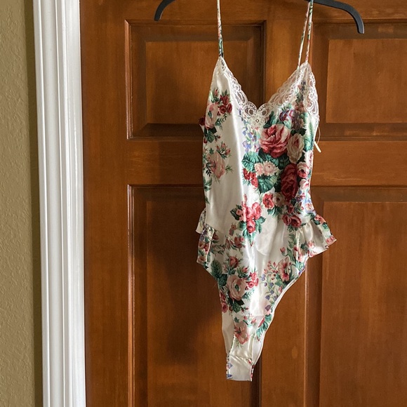 Silky teddy. Never worn. Tag attached - Picture 2 of 3